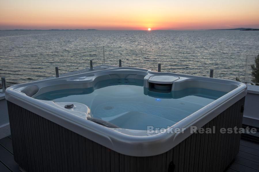 Villa med pool, till salu