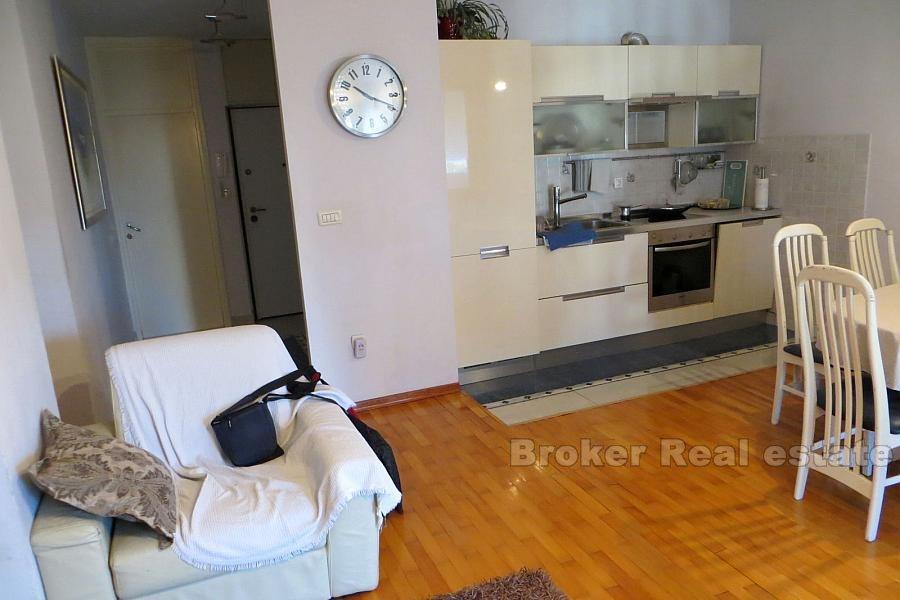 Tre-roms leilighet, til salgs