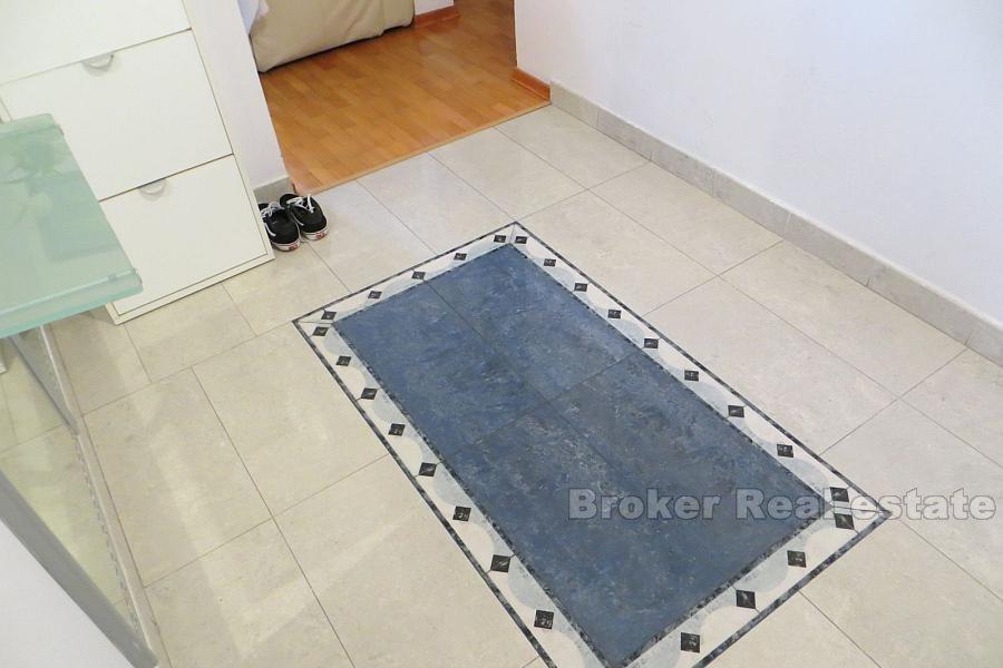 Трехкомнатная квартира, на продажу