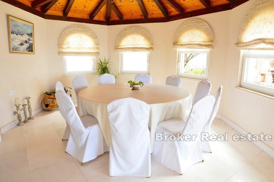 Luxusvilla mit Meerblick