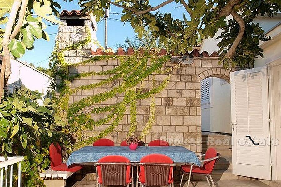 Частный дом на первой линии от моря, для продажи