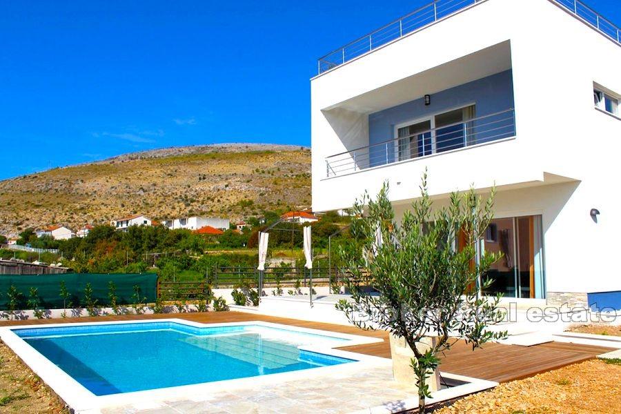 Modern villa, till salu