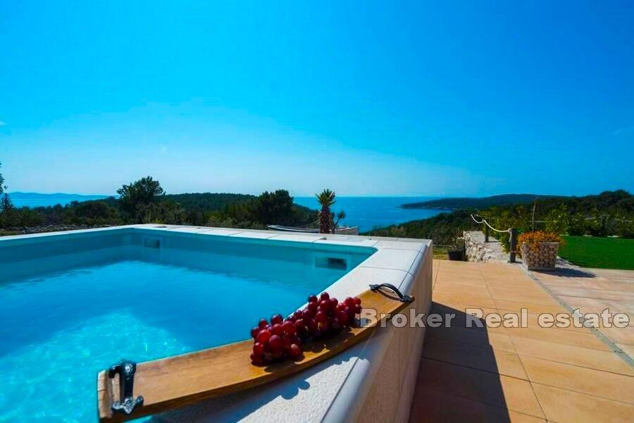 Holiday house with sea view