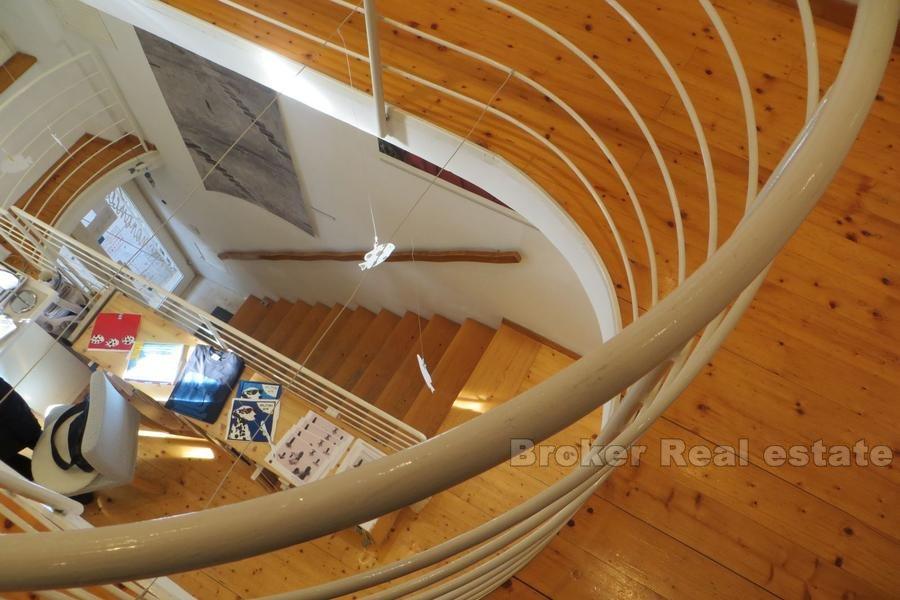 Жилые и офисные помещения, для продажи