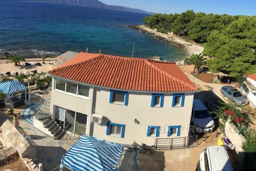 House first row to the sea, for sale