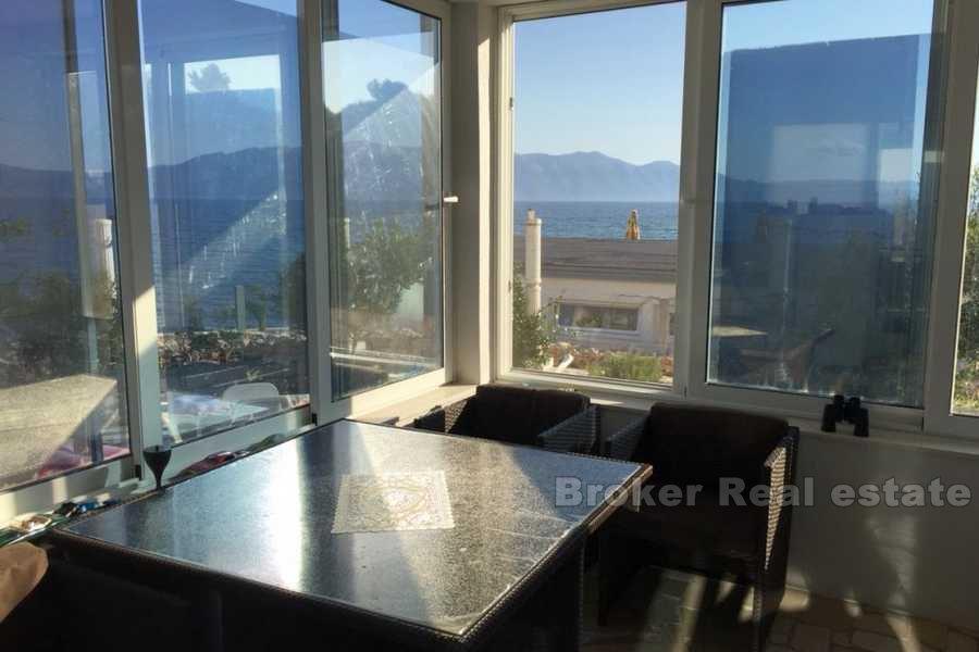 Casa prima fila al mare, in vendita