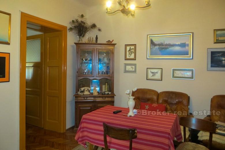 Appartamento trilocale, in vendita