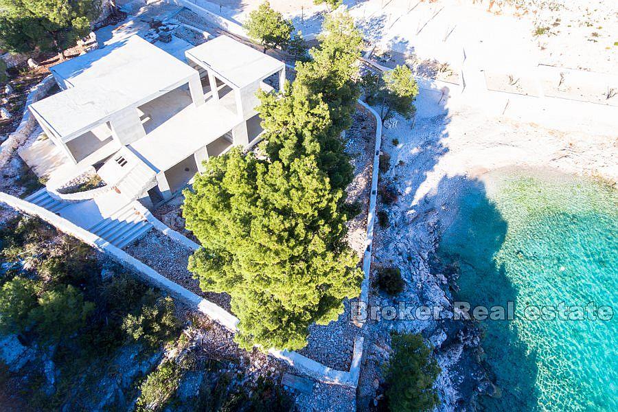 Unfinished villa on exceptional location