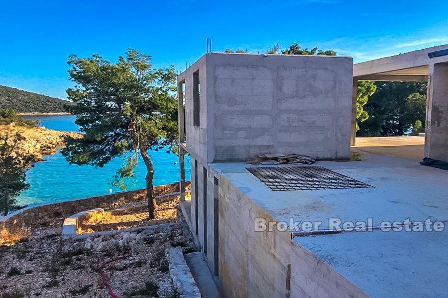 Unfinished villa on exceptional location