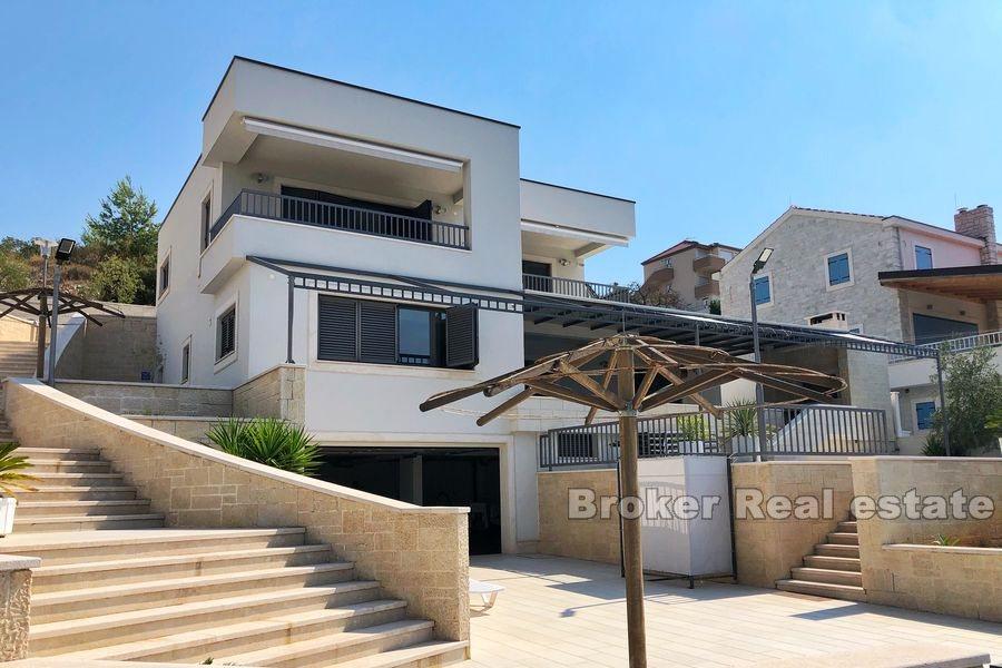 Wspaniała luksusowa willa, pierwsza rzędna do morza