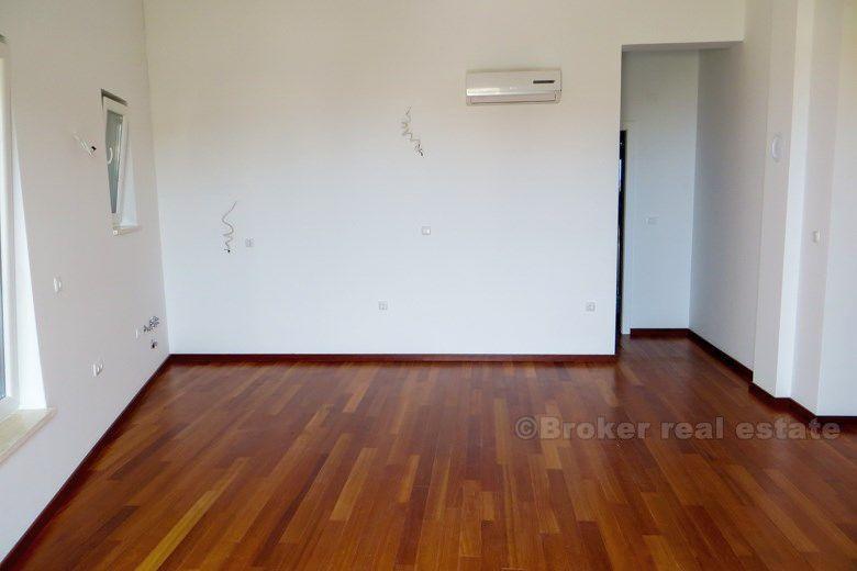 Красивый жилой дом с общей сложности 7 квартир