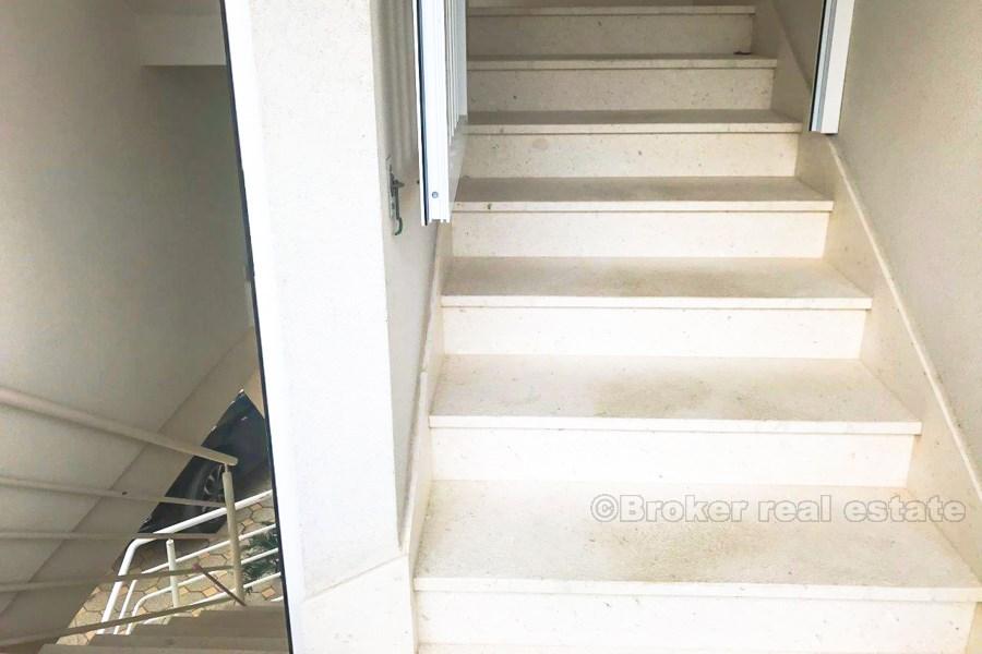 Beautiful apartment at first row to the sea