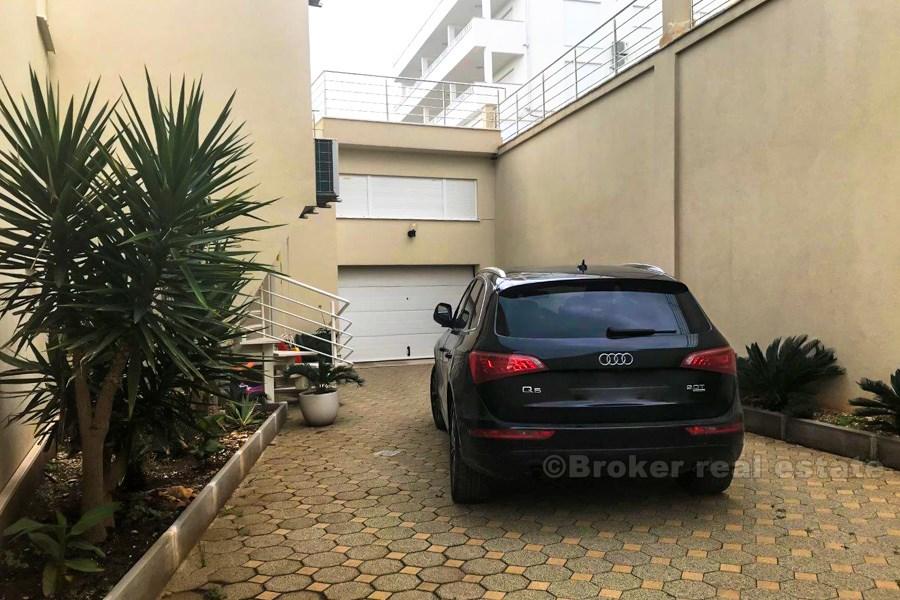 Beautiful apartment at first row to the sea