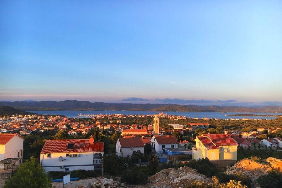 Новые виллы с квартирами для продажи