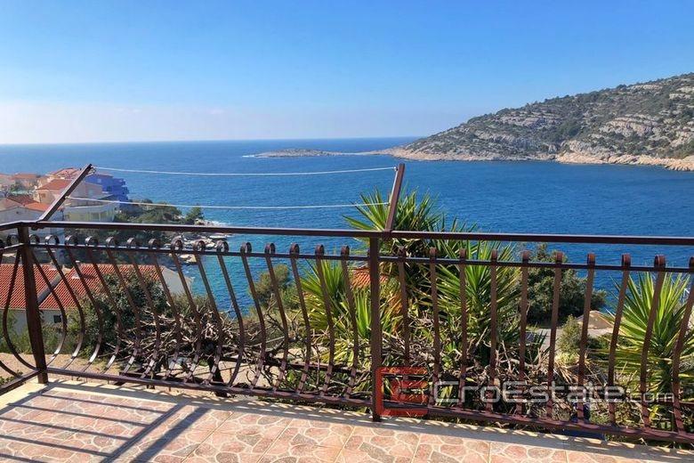 Lijepa kuća s 3 apartmana