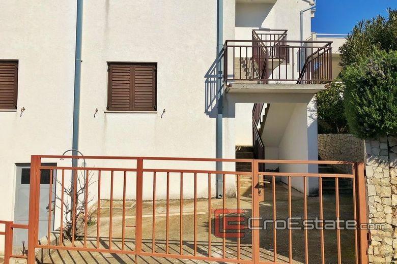 Ładny dom z 3 apartamentami