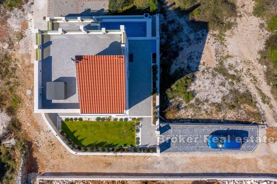 Beautiful family villa with swimming pool