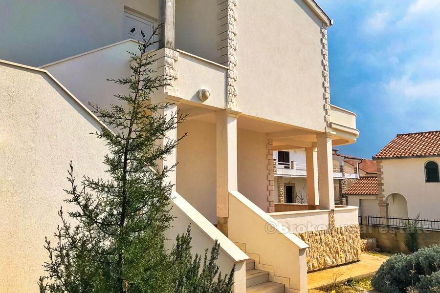 Bella casa con vista sul mare, in vendita