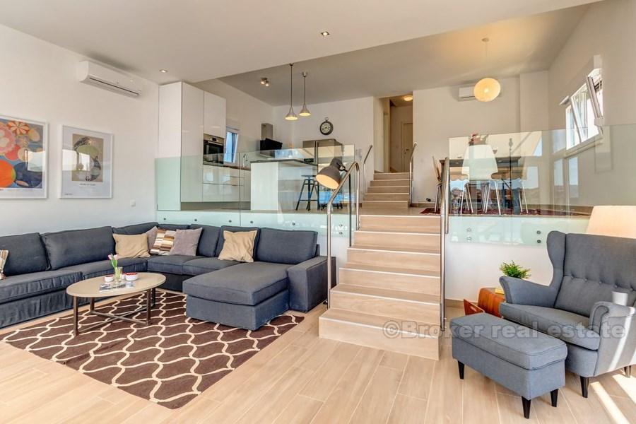 Fantastisk villa med svømmebasseng og havutsikt
