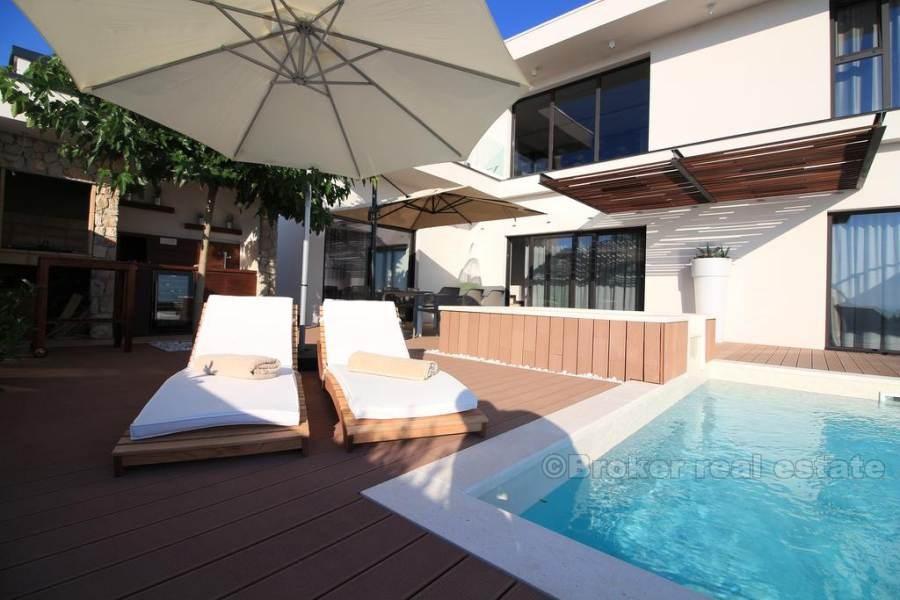 Flott villa med panoramautsikt