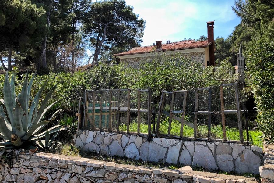 Dom w niesamowitej lokalizacji w pierwszym rzędzie do morza