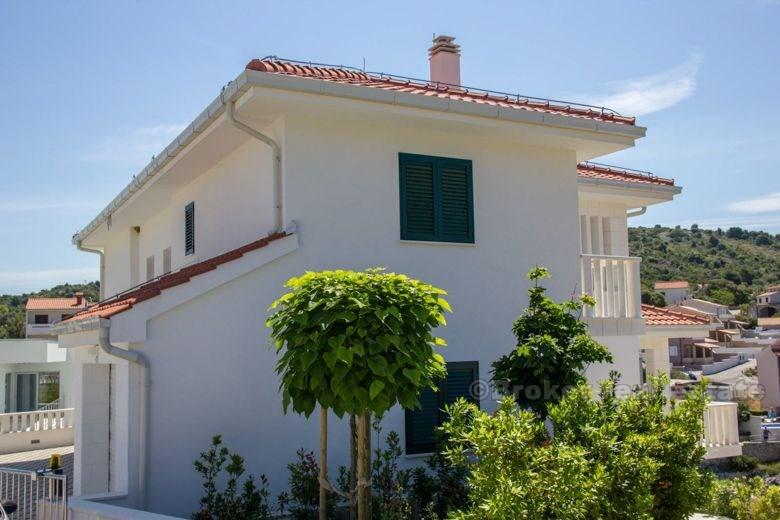 Bella villa con piscina vicino al mare