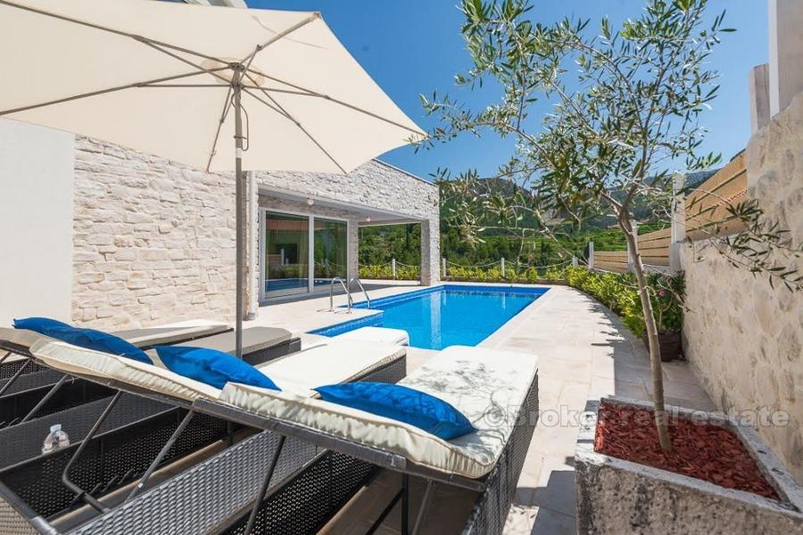 Moderne Villa mit traditioneller Note, zu verkaufen