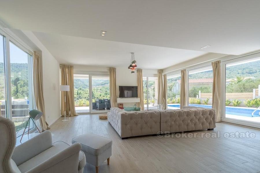 Moderne Villa mit traditioneller Note, zu verkaufen