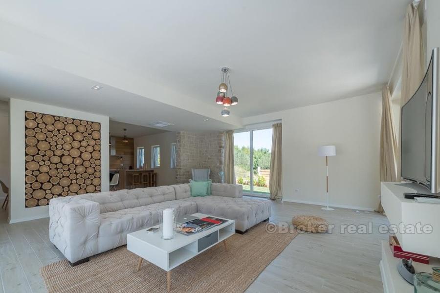 Moderne Villa mit traditioneller Note, zu verkaufen