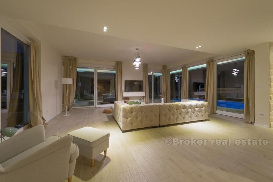 Moderne Villa mit traditioneller Note, zu verkaufen