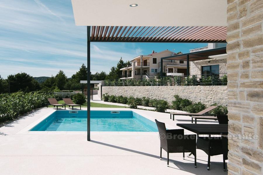 Extraordinary modern villa with swimming pool