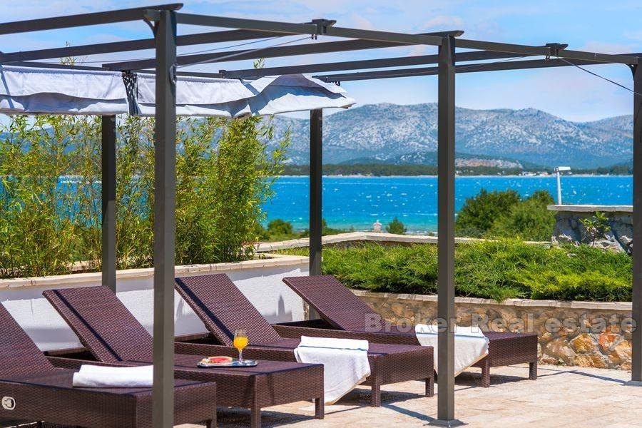 Schönes Steinhaus mit Pool, zu verkaufen