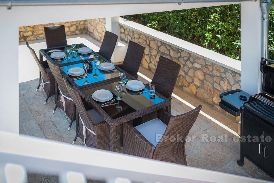 Schönes Steinhaus mit Pool, zu verkaufen