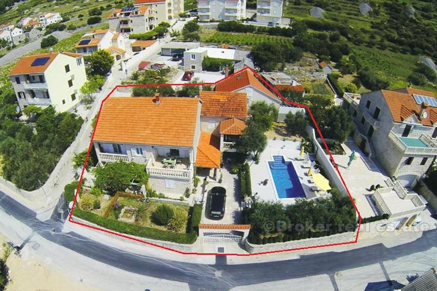 Schönes Apartmenthaus in der Stadt Bol