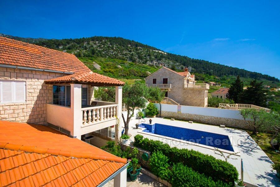 Schönes Apartmenthaus in der Stadt Bol