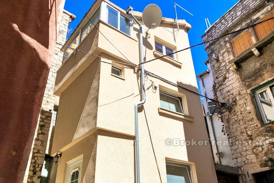 Maison dans la vieille ville de Sibenik