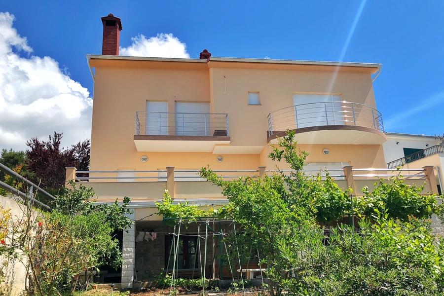 Bella casa vicino a Primosten