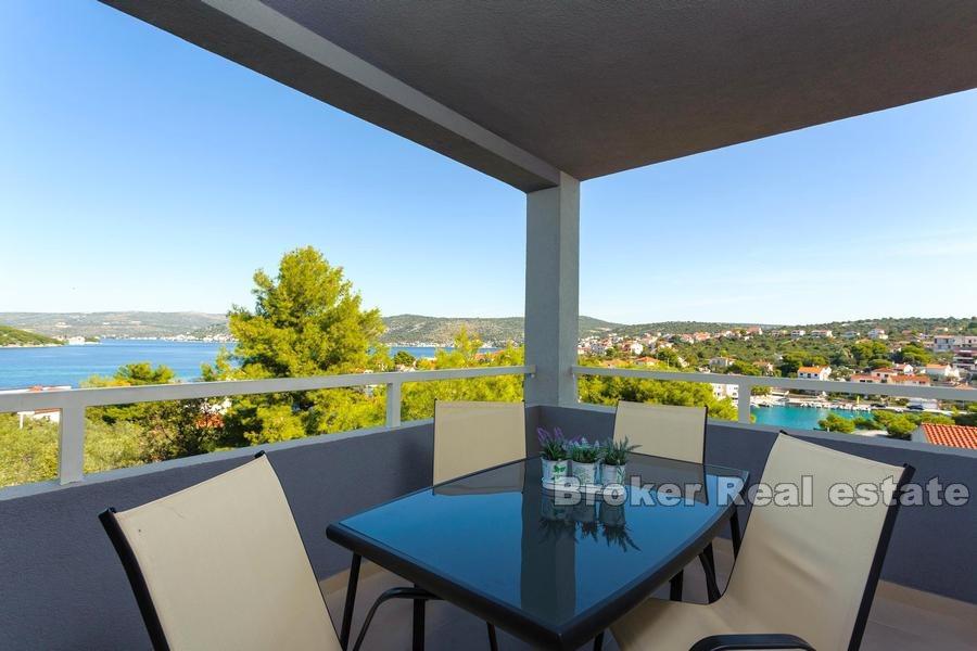 Novo sagrađena apartmanska kuća s bazenom