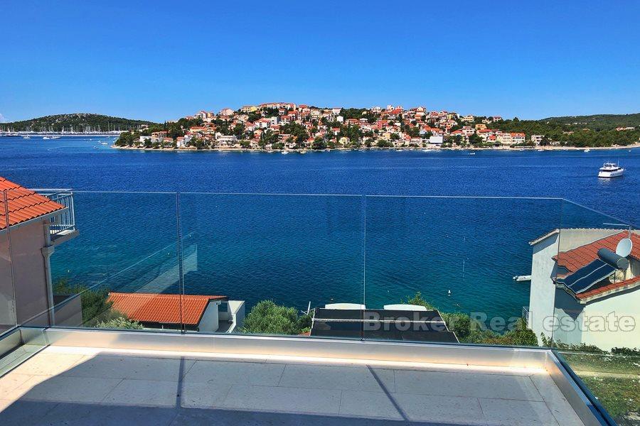 Newly built villa with swimming pool in Rogoznica