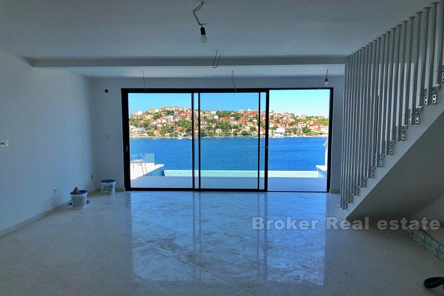 Newly built villa with swimming pool in Rogoznica