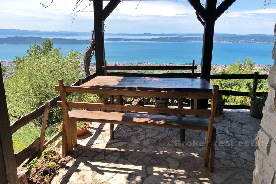 Dom w pięknej winnicy o powierzchni 12 000 m2