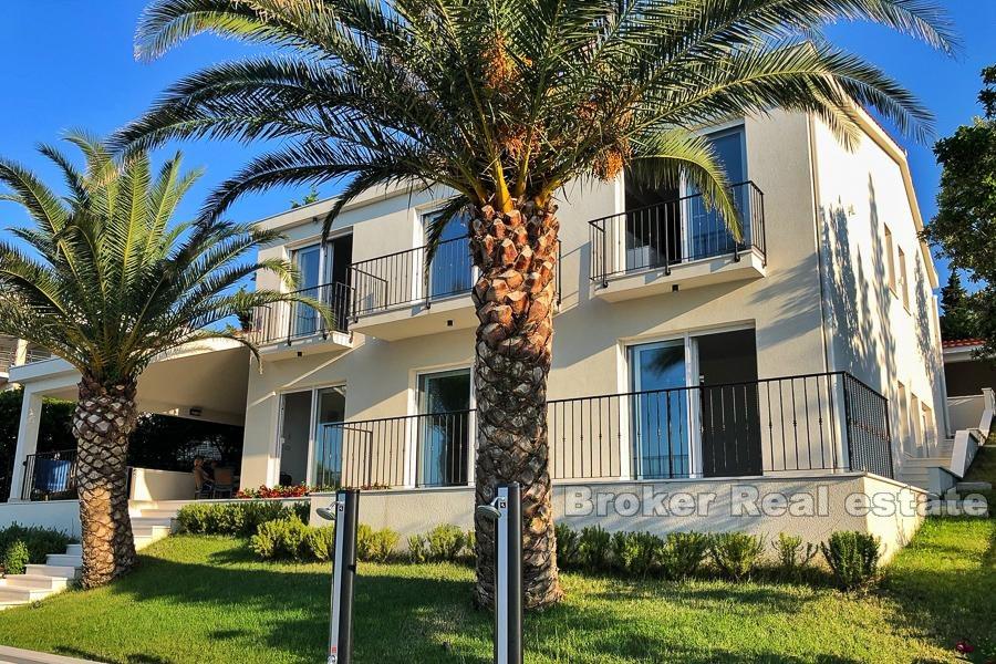Modern villa in the first row to the sea