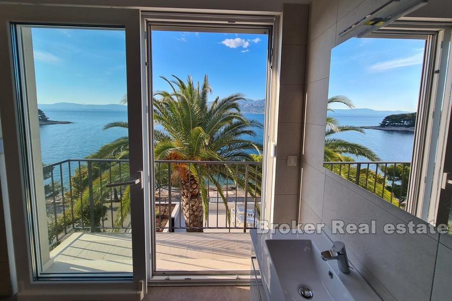 Modern villa in the first row to the sea