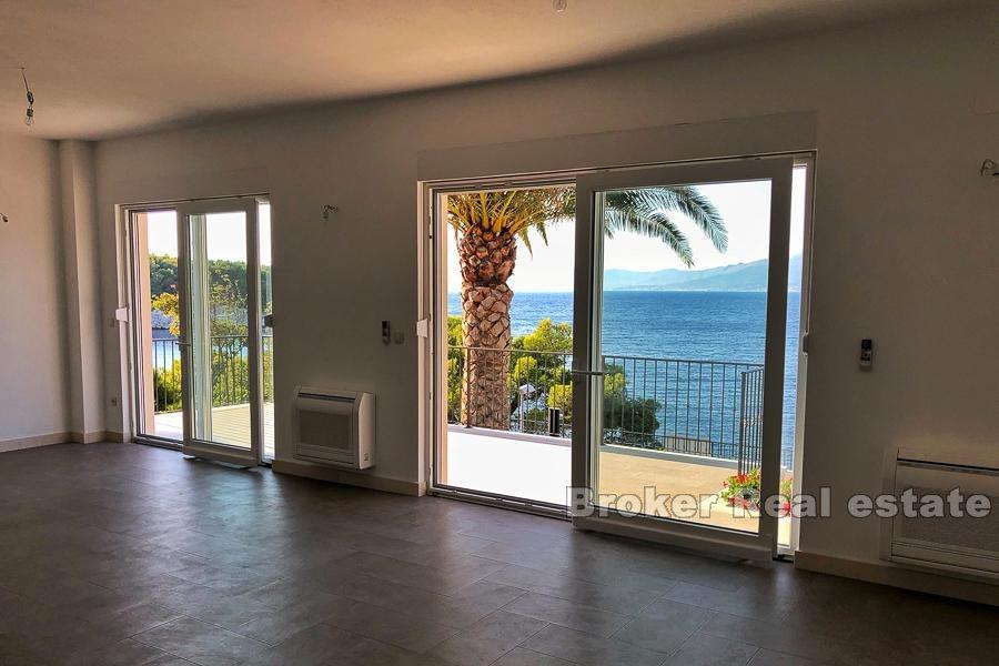 Modern villa in the first row to the sea