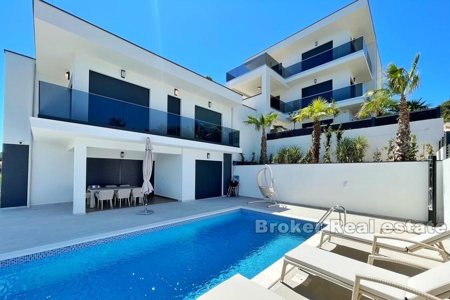 Piękna, nowoczesna willa zbudowana w wyjątkowej pozycji