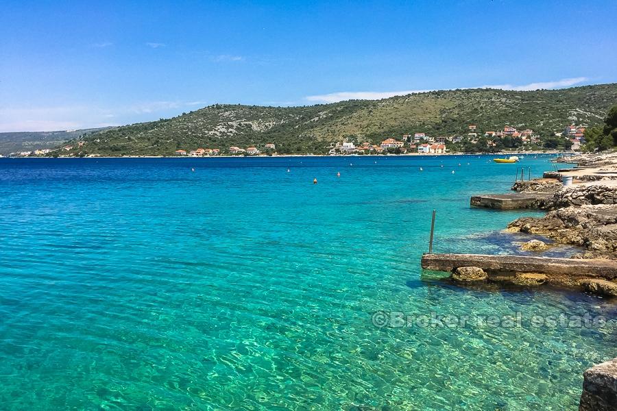 Belle villa moderne construite récemment