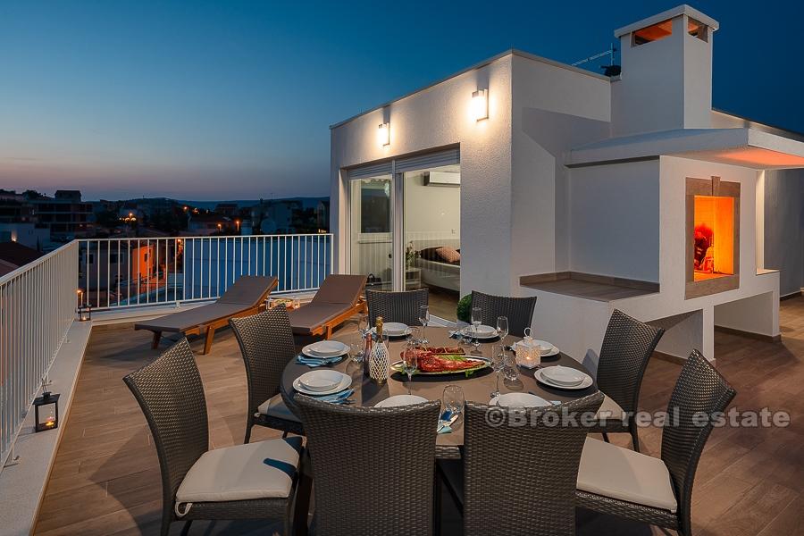 Atraktivní, moderní vila s bazénem