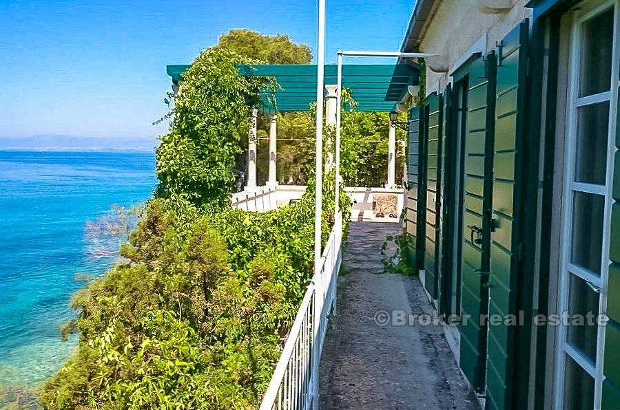 Belle maison en pierre dans un endroit exceptionnel