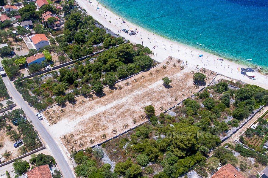 Земля под застройку, первый ряд от моря, на продажу