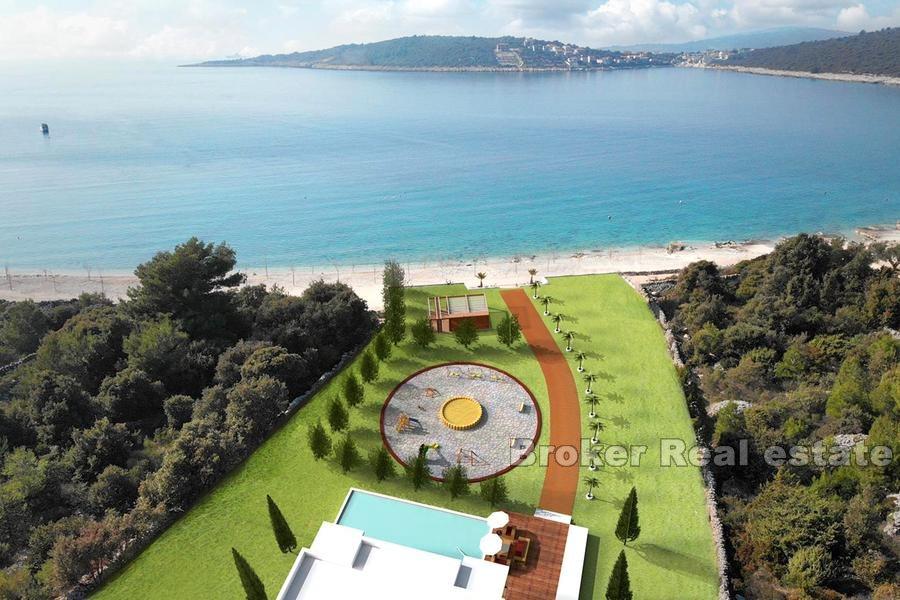 Terrain à bâtir, première rangée de la mer, à vendre